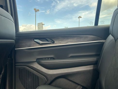 New 2026 Jeep Grand Cherokee L Laredo image 30