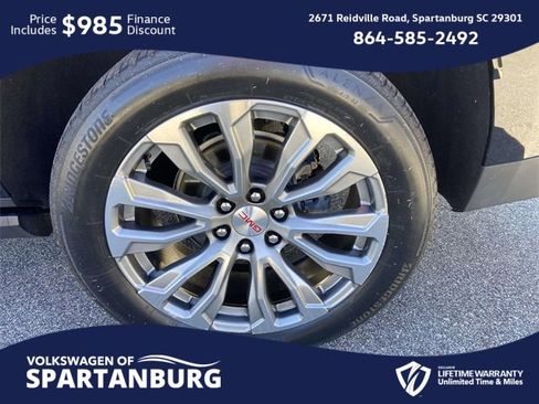 Used 2022 GMC Yukon XL Denali w/ Denali Premium Package image 7