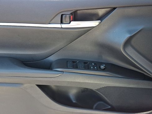 Used 2024 Toyota Camry SE image 23