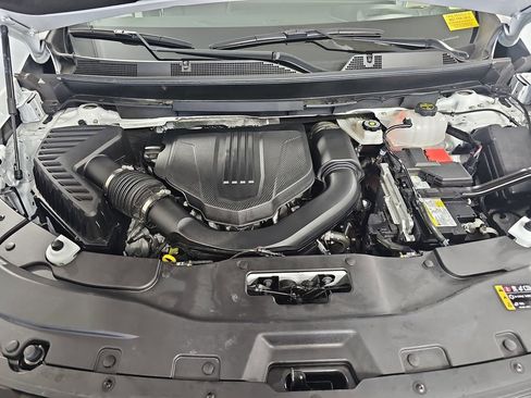 Certified 2026 Chevrolet Traverse LT w/ Midnight/Sport Edition FWD image 38