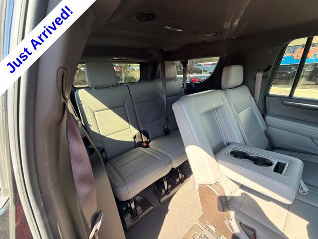 Used 2025 Chevrolet Suburban LT RWD image 38