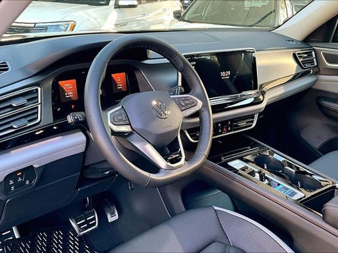 New 2026 Volkswagen Atlas Peak Edition AWD/4WD image 8