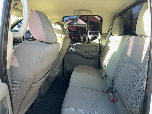 Used 2019 Nissan Frontier SV image 10