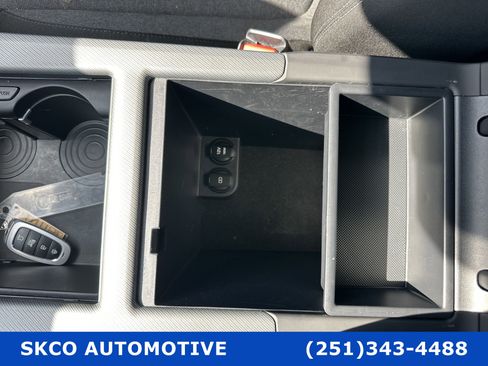 Used 2024 Hyundai Palisade SE image 25