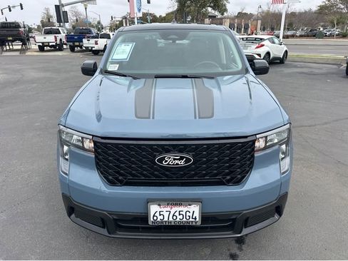 Used 2025 Ford Maverick XLT w/ Black Appearance Package image 2