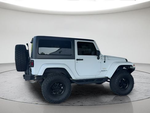Used 2015 Jeep Wrangler Sahara w/ Connectivity Group AWD/4WD image 4