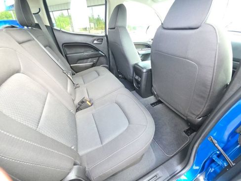 Used 2022 Chevrolet Colorado LT AWD/4WD image 14