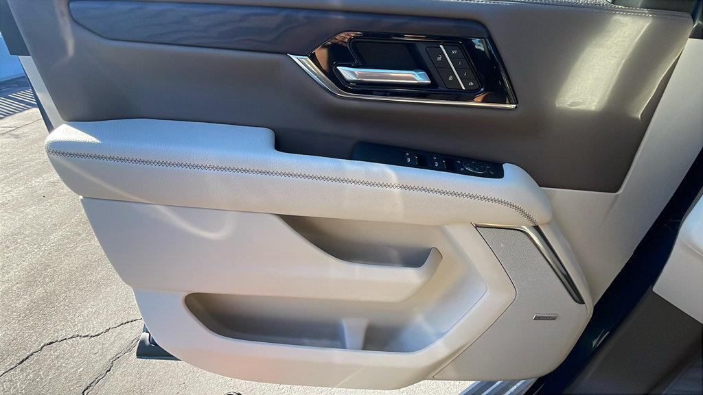 New 2026 GMC Yukon Denali w/ Denali Reserve Package AWD/4WD image 27