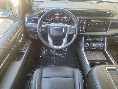 Used 2023 GMC Yukon Denali AWD/4WD image 17