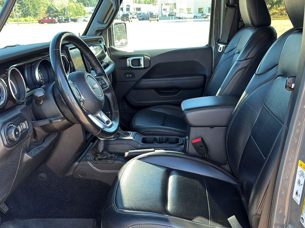 Used 2020 Jeep Wrangler Unlimited Sahara AWD/4WD image 8