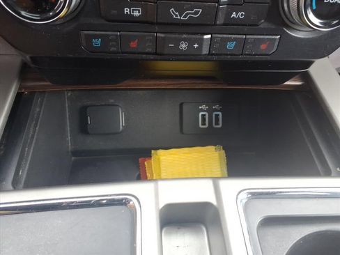 Used 2016 Ford F150 Lariat w/ Equipment Group 502A Luxury image 12