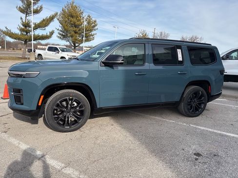 New 2026 Jeep Grand Wagoneer Summit AWD/4WD image 16