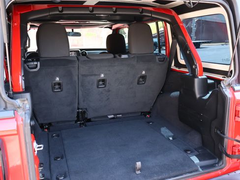 Used 2019 Jeep Wrangler Unlimited Sport AWD/4WD image 21