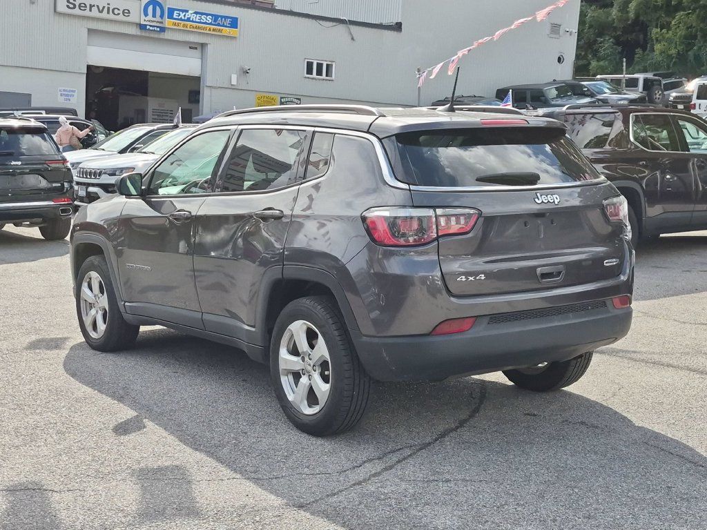 Used 2019 Jeep Compass Latitude w/ Cold Weather Group AWD/4WD image 8
