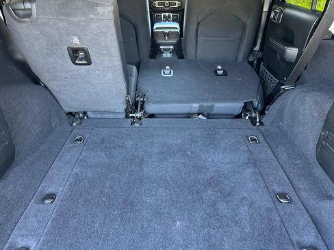 Used 2020 Jeep Wrangler Unlimited Sahara AWD/4WD image 12