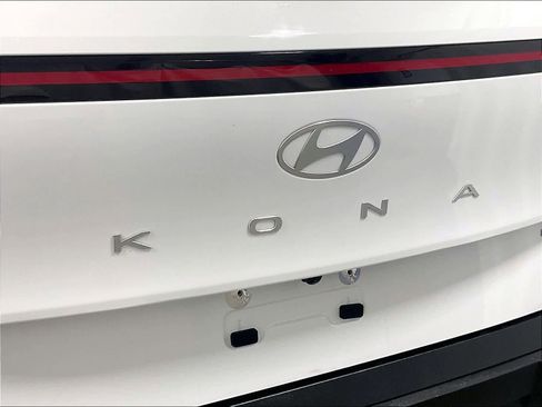 Used 2024 Hyundai Kona SE image 28