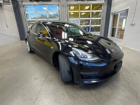 Used 2018 Tesla Model 3 Long Range image 7