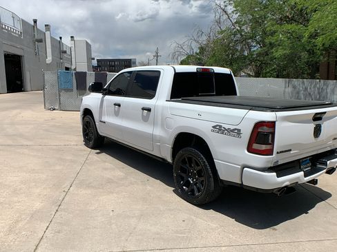 Used 2023 RAM 1500 Laramie AWD/4WD image 3