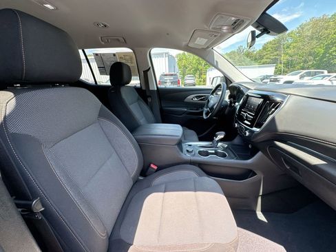 Used 2021 Chevrolet Traverse LS FWD image 32