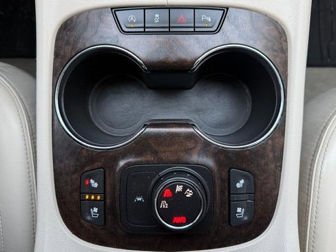 Used 2020 GMC Acadia Denali image 40