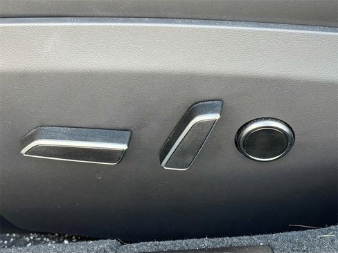 Used 2025 Tesla Model S Plaid image 27