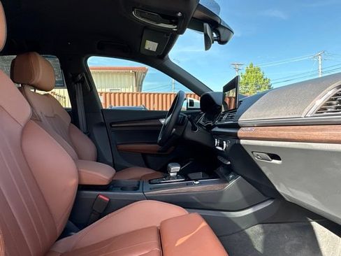 Used 2025 Audi Q5 e Premium AWD/4WD image 13