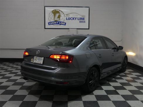 Used 2017 Volkswagen Jetta S image 10