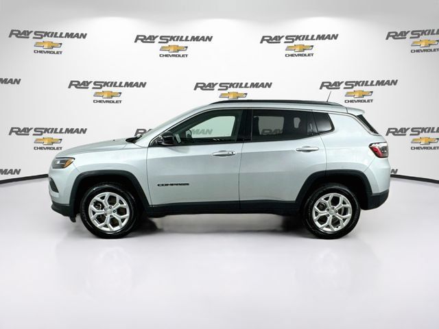 Used 2024 Jeep Compass Latitude AWD/4WD image 4