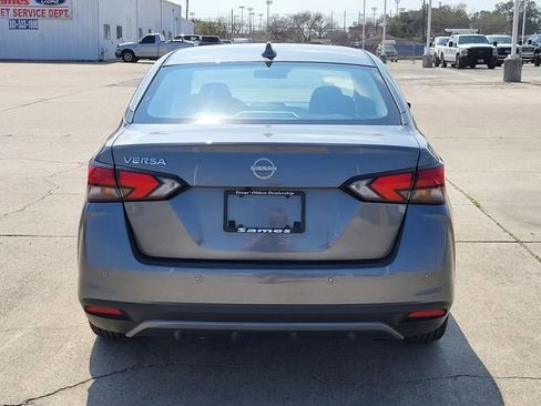 Used 2025 Nissan Versa SV image 21