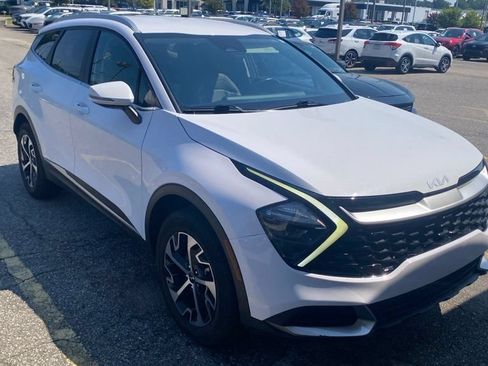 Used 2023 Kia Sportage EX AWD/4WD image 2