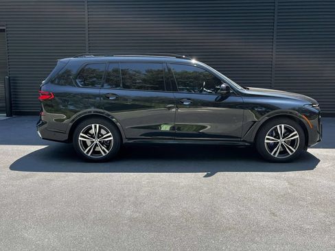 Used 2025 BMW X7 M60i w/ Climate Comfort Package AWD/4WD image 6