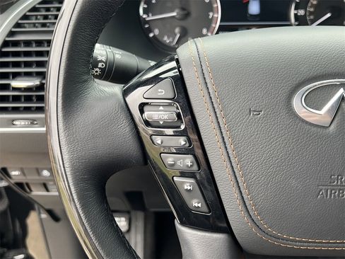 Used 2024 INFINITI QX80 Sensory image 10