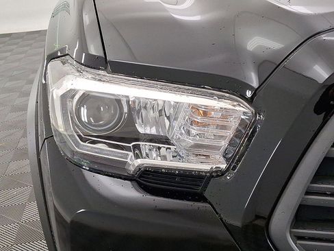 Certified 2021 Toyota Tacoma TRD Off-Road image 27