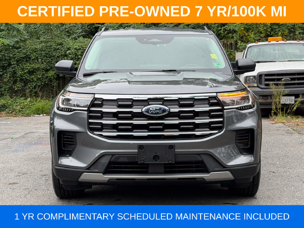 Used 2025 Ford Explorer Active AWD/4WD image 2