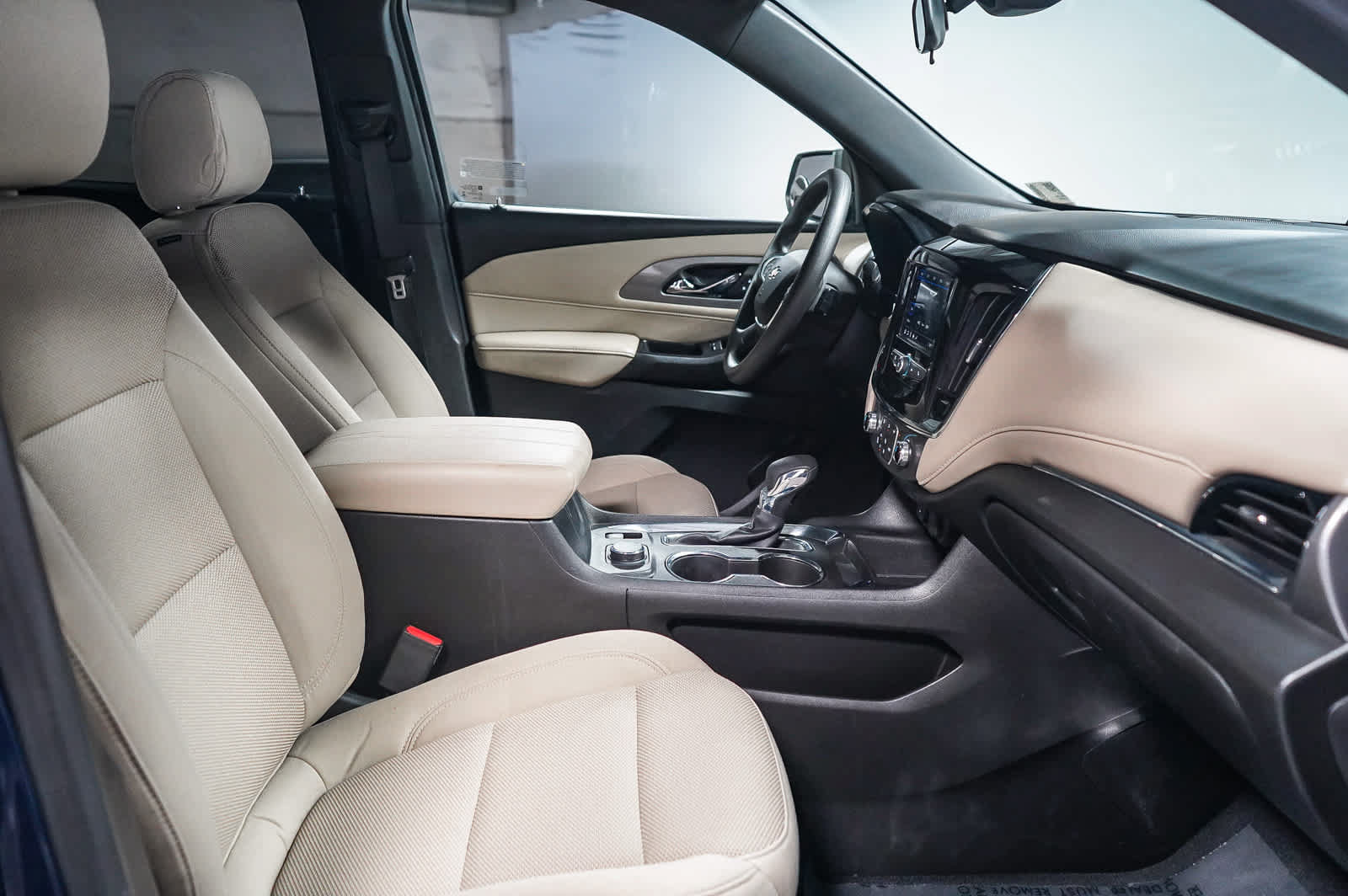 Used 2023 Chevrolet Traverse LS w/ LPO, Cargo Package FWD image 16