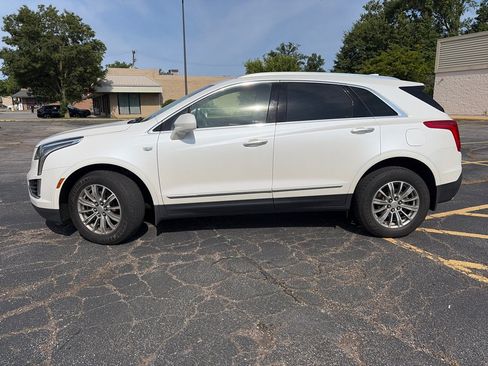 Used 2018 Cadillac XT5 Luxury w/ Driver Awareness Package AWD/4WD image 3