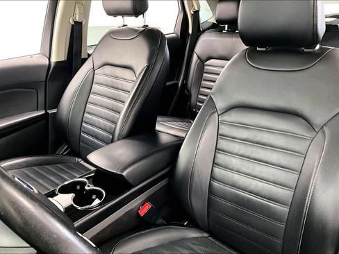 Used 2017 Ford Edge SEL w/ Equipment Group 201A AWD/4WD image 26