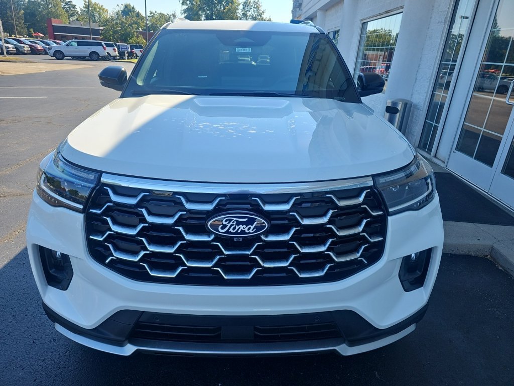 New 2027 Ford Explorer Platinum w/ LUX Leather Package AWD/4WD image 3