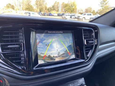 Used 2022 Dodge Durango GT image 35