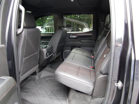 Used 2023 Chevrolet Silverado 1500 High Country w/ Technology Package AWD/4WD image 23