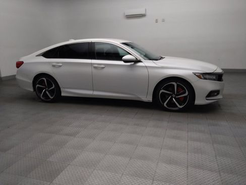 Used 2019 Honda Accord Sport image 11
