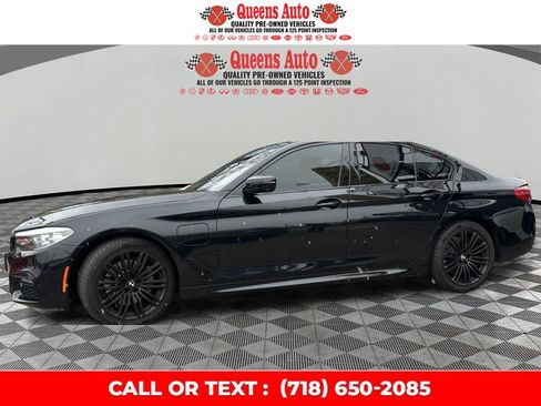 Used 2019 BMW 530e w/ M Sport Package image 3