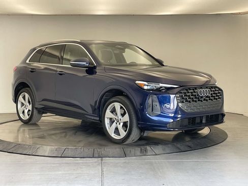 Certified 2025 Audi Q5 Premium w/ Premium Plus AWD/4WD image 9