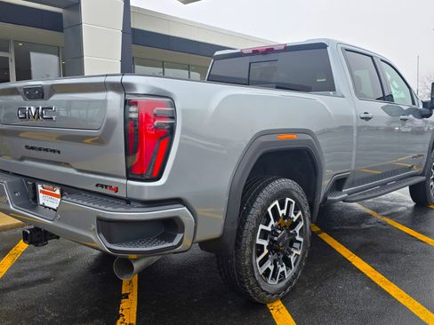 New 2026 GMC Sierra 2500 AT4 w/ AT4 Premium Plus Package image 9