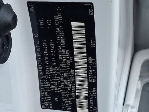 Used 2023 Toyota Corolla Cross LE image 27