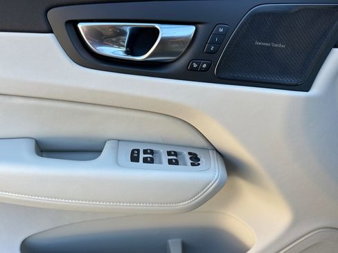 New 2026 Volvo XC60 B5 Ultra w/ Climate Package image 9
