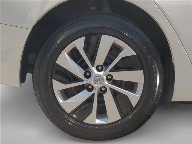 Used 2024 Nissan Altima 2.5 S FWD image 22