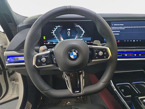 Used 2025 BMW 740i w/ Premium Package RWD image 19
