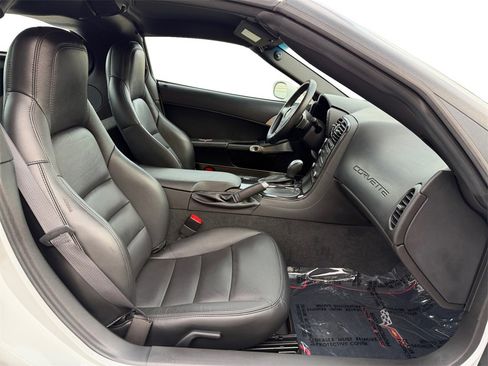 Used 2011 Chevrolet Corvette Coupe w/ 1LT image 17