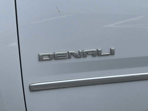 Used 2017 GMC Yukon Denali w/ Open Road Package AWD/4WD image 35